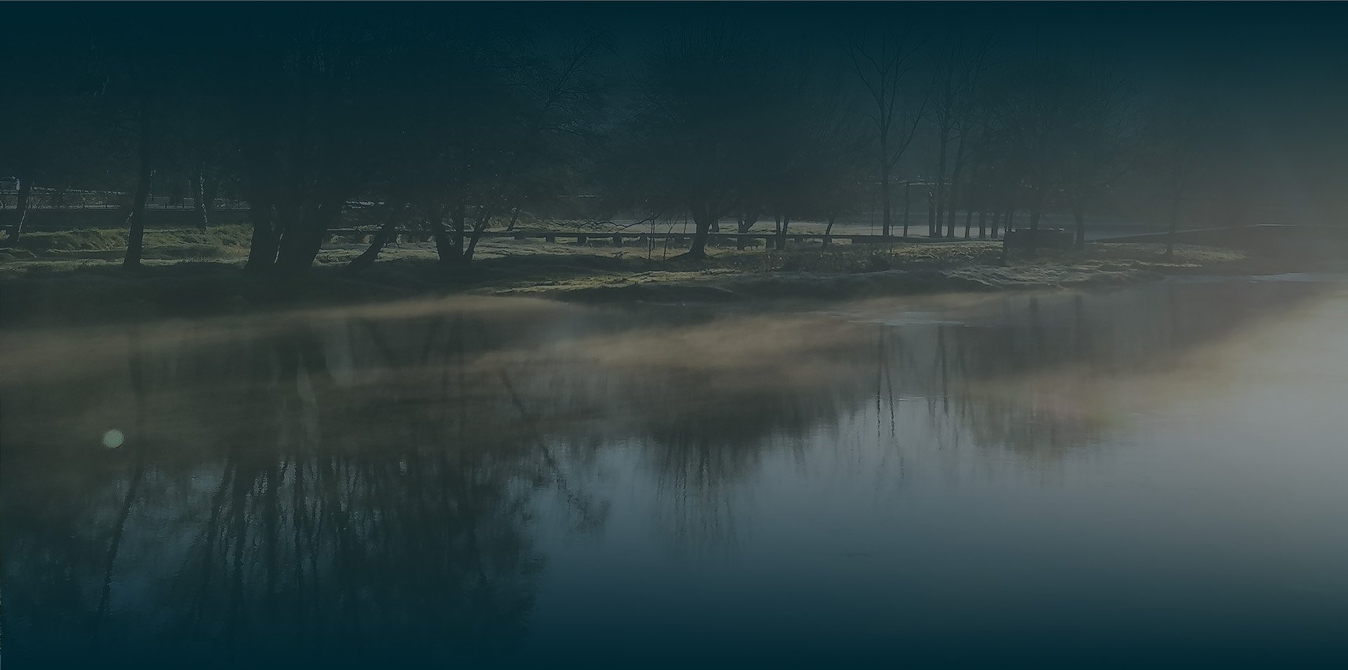 Imagem de paisagem de rio na Espanha